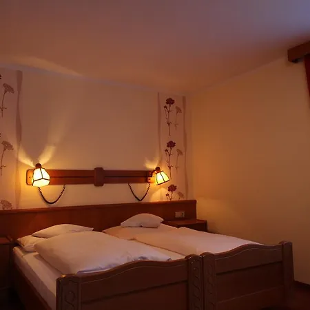 فندق جارني لارتشينهوف