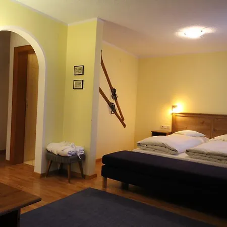 فندق جارني لارتشينهوف 3*