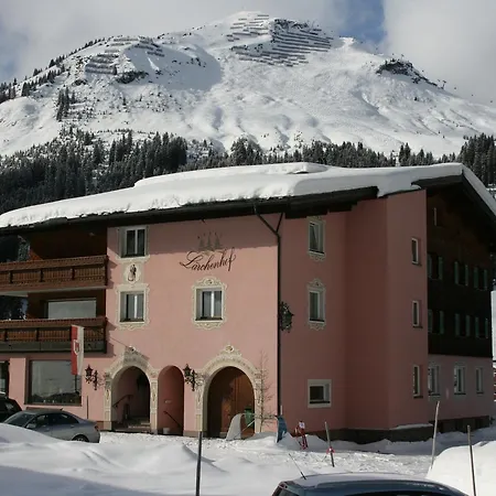 جارني لارتشينهوف فندق 3*