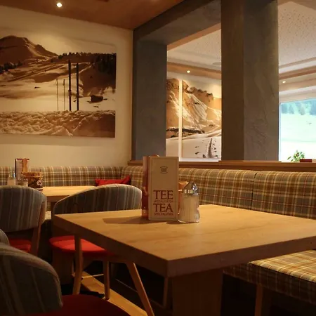 جارني لارتشينهوف